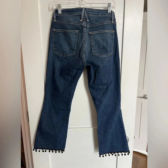 Good American Pom Pom Cropped Jeans Medium Wash - Picture 3 of 7
